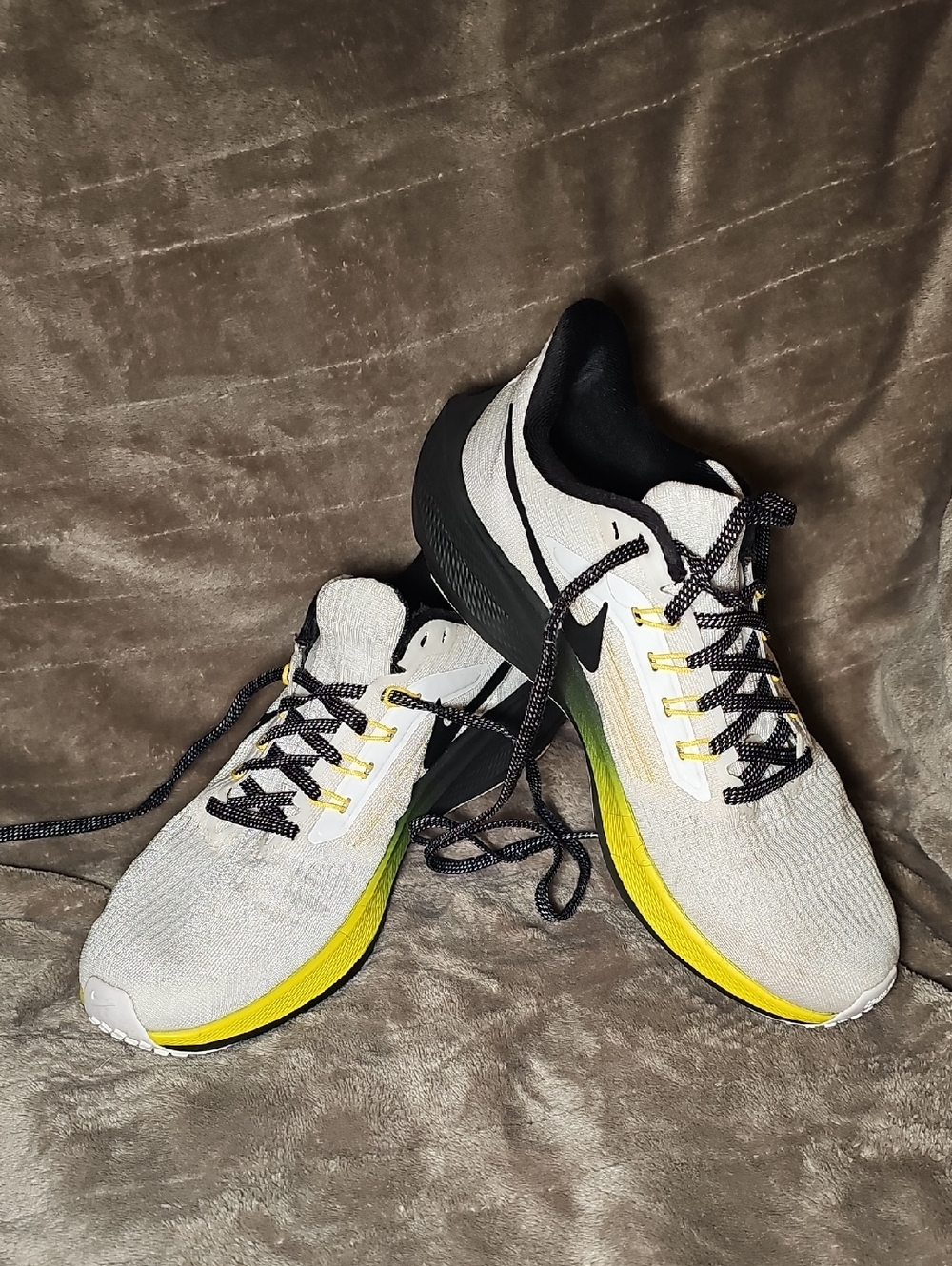 Nike Air Zoom Pegusus White Black Yellow Gradient Running Shoes